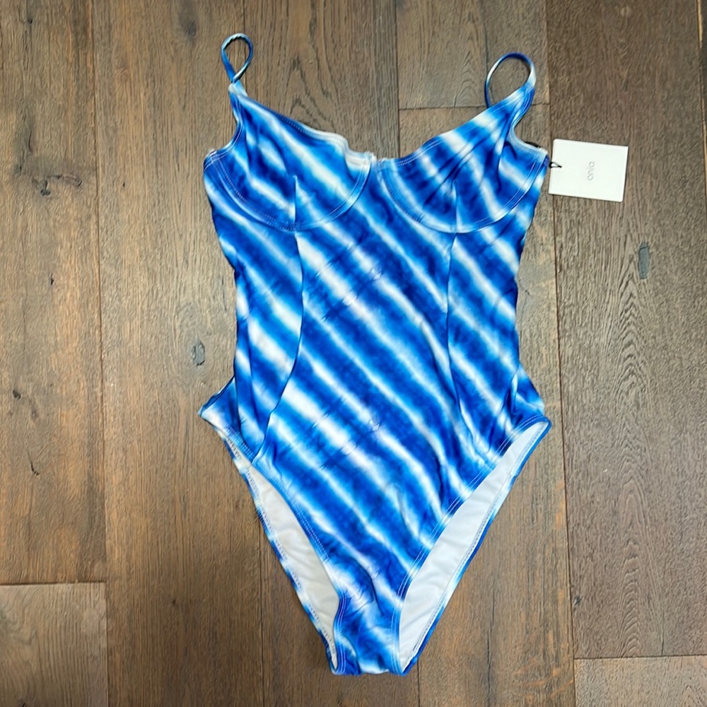 Onia one piece